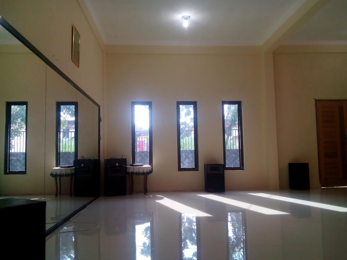 Pondok Cemara Hotel Medan Kültér fotó